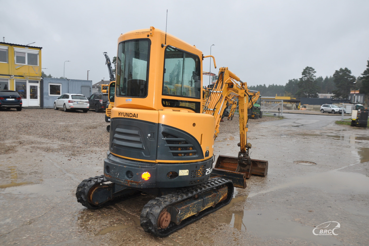 Hyundai R25Z-9AK - حفارة مصغرة: صور 4 Hyundai R25Z-9AK - حفارة مصغرة: صور 4