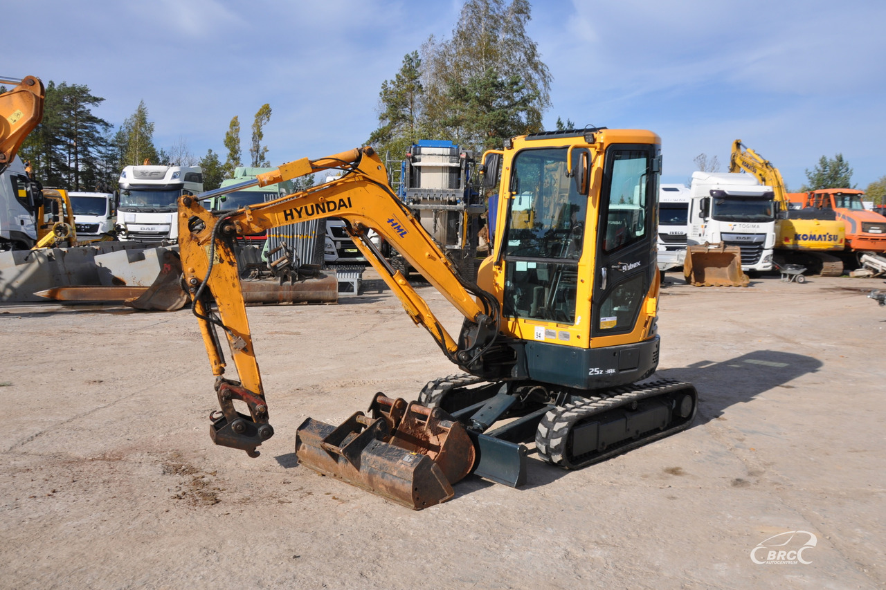 Hyundai R25Z-9AK - حفارة مصغرة: صور 1 Hyundai R25Z-9AK - حفارة مصغرة: صور 1