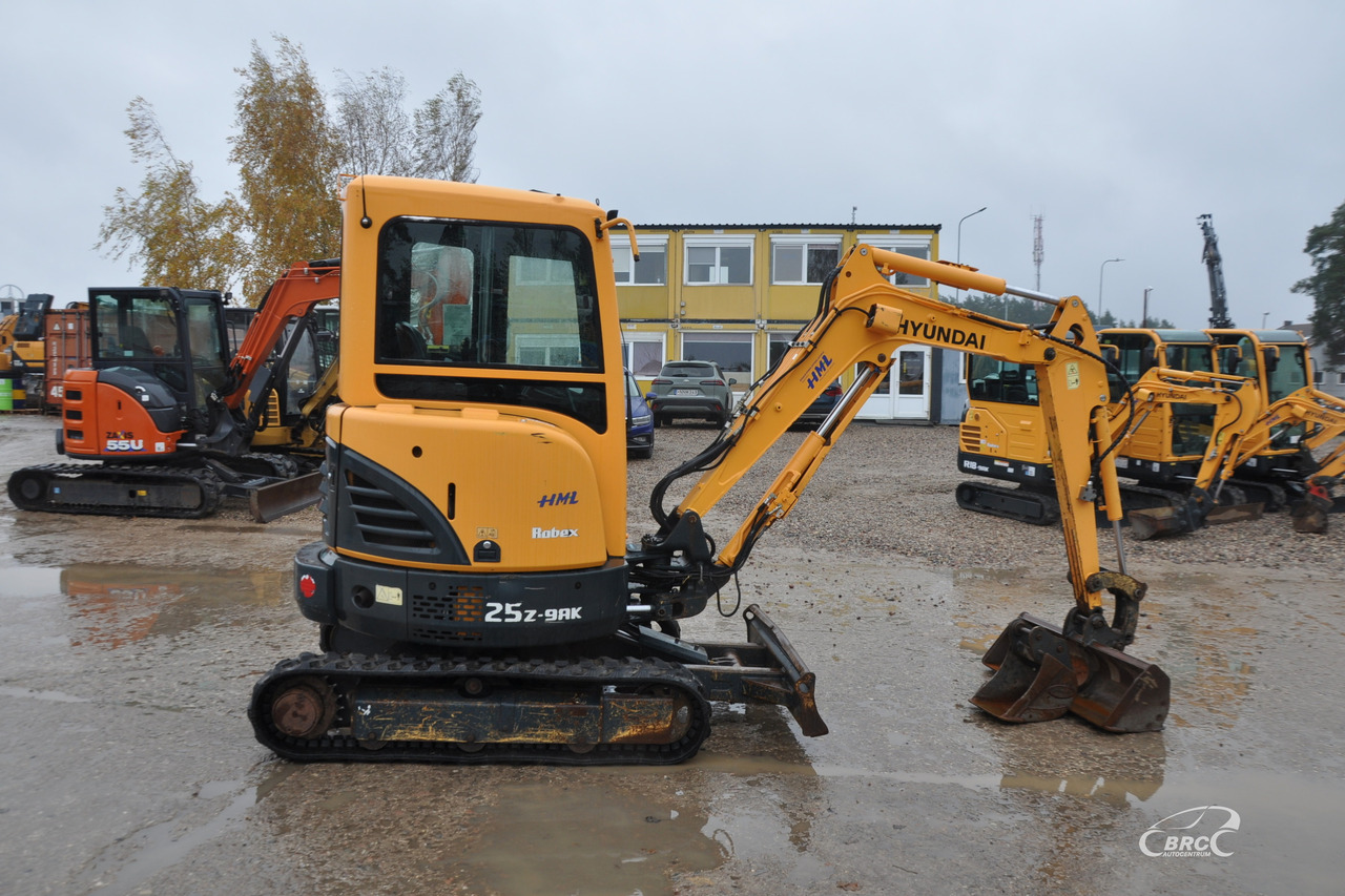 Hyundai R25Z-9AK - حفارة مصغرة: صور 3 Hyundai R25Z-9AK - حفارة مصغرة: صور 3