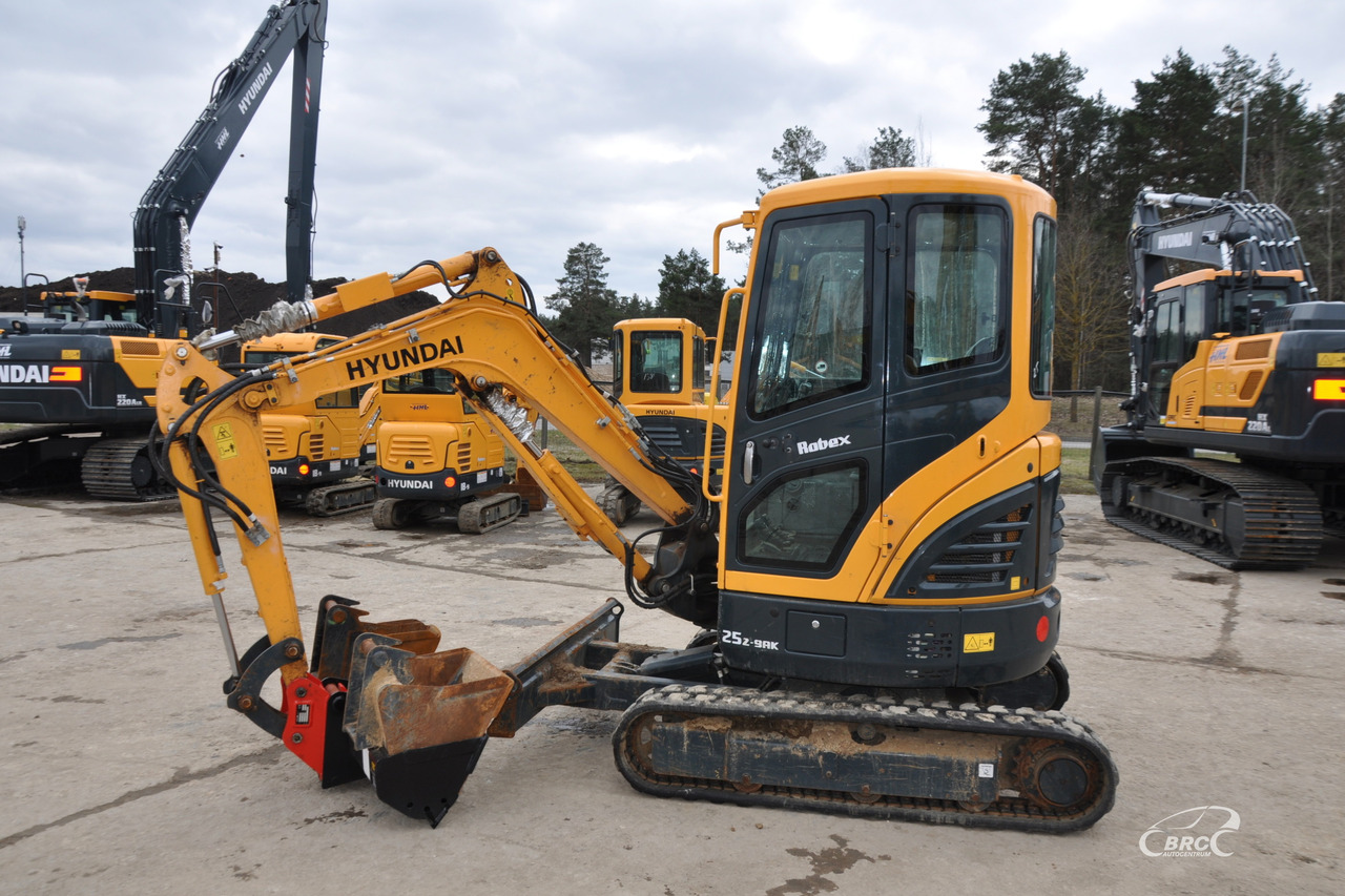 Hyundai R25Z-9AK - حفارة مصغرة: صور 3 Hyundai R25Z-9AK - حفارة مصغرة: صور 3