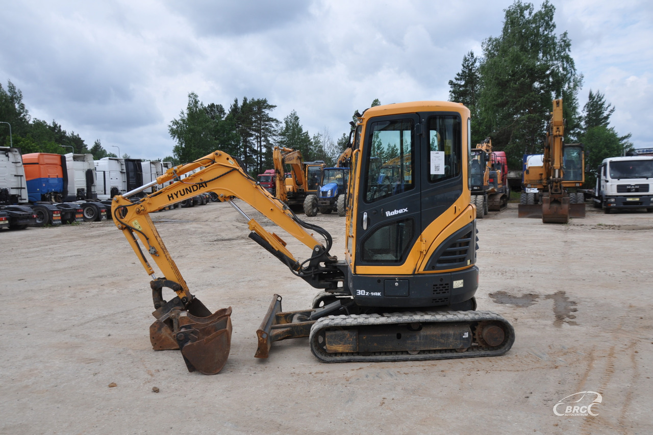 Hyundai R30Z-9AK - حفارة مصغرة: صور 3 Hyundai R30Z-9AK - حفارة مصغرة: صور 3