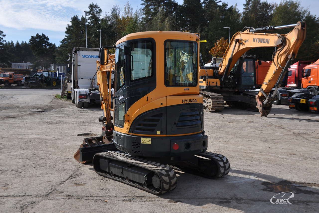 Hyundai R30Z-9AK - حفارة مصغرة: صور 4 Hyundai R30Z-9AK - حفارة مصغرة: صور 4