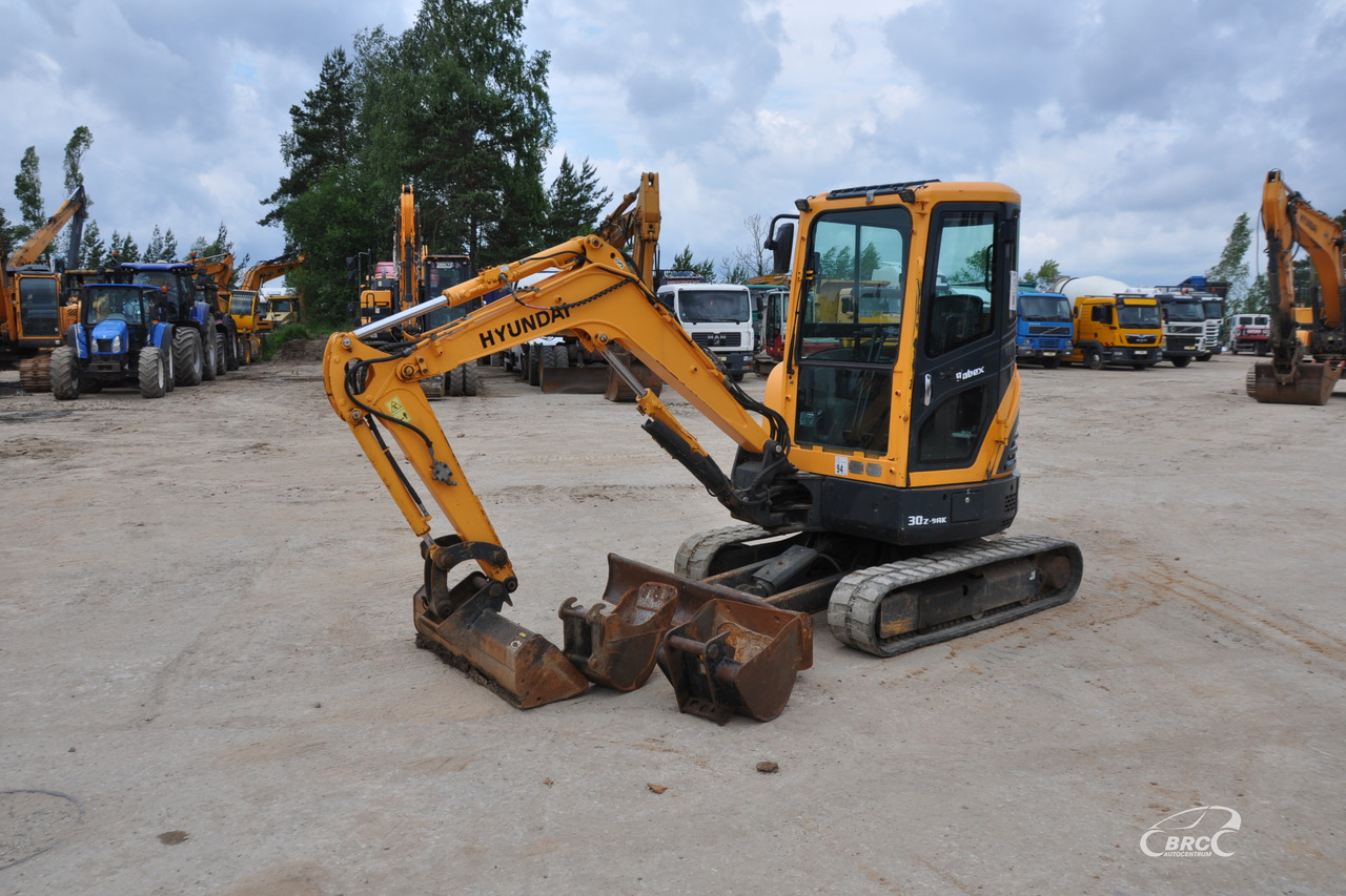 Hyundai R30Z-9AK - حفارة مصغرة: صور 1 Hyundai R30Z-9AK - حفارة مصغرة: صور 1