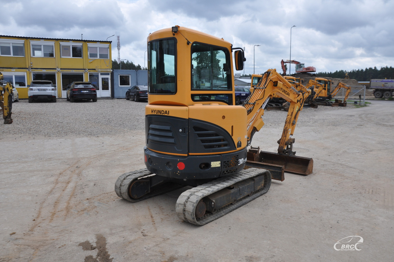 Hyundai R30Z-9AK - حفارة مصغرة: صور 5 Hyundai R30Z-9AK - حفارة مصغرة: صور 5
