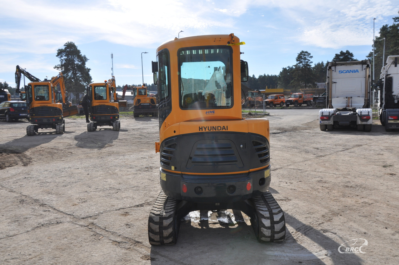 Hyundai R30Z-9AK - حفارة مصغرة: صور 5 Hyundai R30Z-9AK - حفارة مصغرة: صور 5
