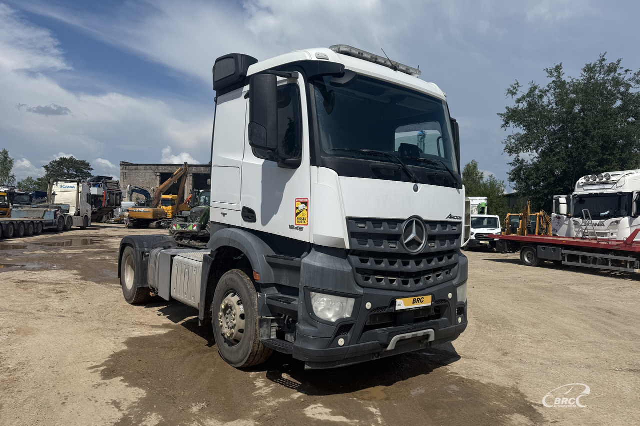 Mercedes-Benz Arocs - شاحنة جرار: صور 2 Mercedes-Benz Arocs - شاحنة جرار: صور 2