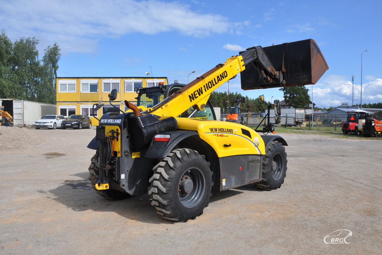 New Holland TH 7.42 - جرافة ذات عجلات تلسكوبية: صور 5 New Holland TH 7.42 - جرافة ذات عجلات تلسكوبية: صور 5