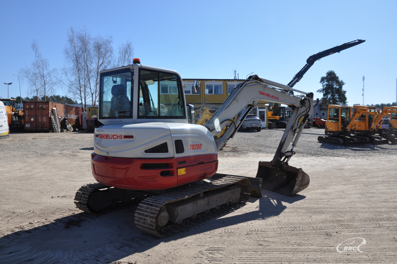 Takeuchi TB260 - حفارات زحافة: صور 5 Takeuchi TB260 - حفارات زحافة: صور 5