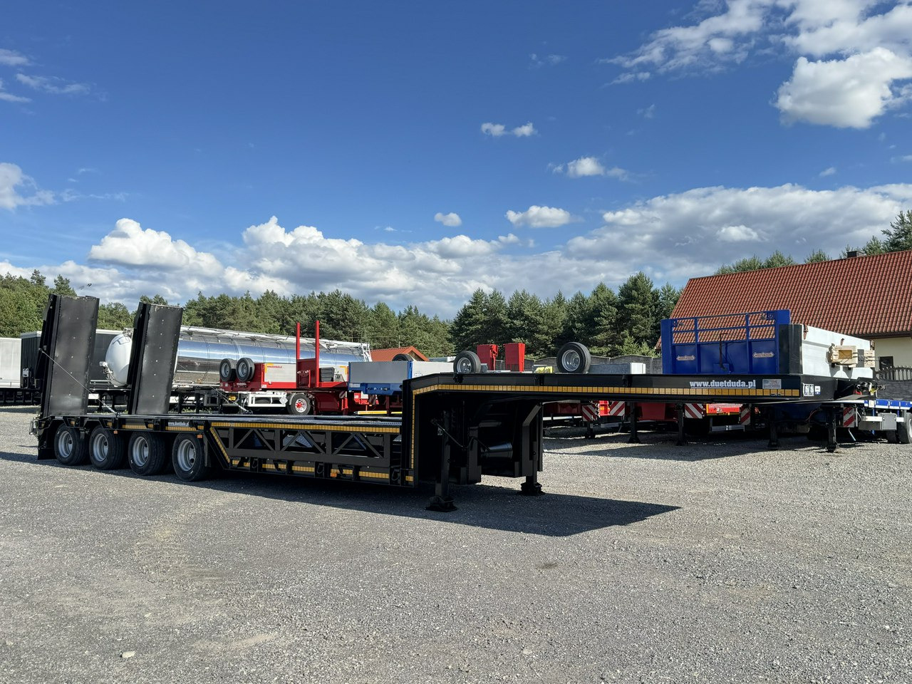 Bodex 4 osiowa NN4J Niskopodwoziówka Niskopodwozie Nowe Opony - عربة مسطحة منخفضة نصف مقطورة: صور 5 Bodex 4 osiowa NN4J Niskopodwoziówka Niskopodwozie Nowe Opony - عربة مسطحة منخفضة نصف مقطورة: صور 5