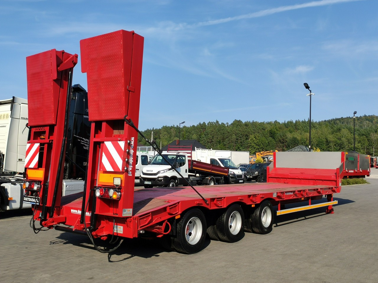 Bodex JANMIL Burtówka Laweta Niskopodłogowa Podczołgówka 3-Osie - عربة مسطحة منخفضة نصف مقطورة: صور 3 Bodex JANMIL Burtówka Laweta Niskopodłogowa Podczołgówka 3-Osie - عربة مسطحة منخفضة نصف مقطورة: صور 3