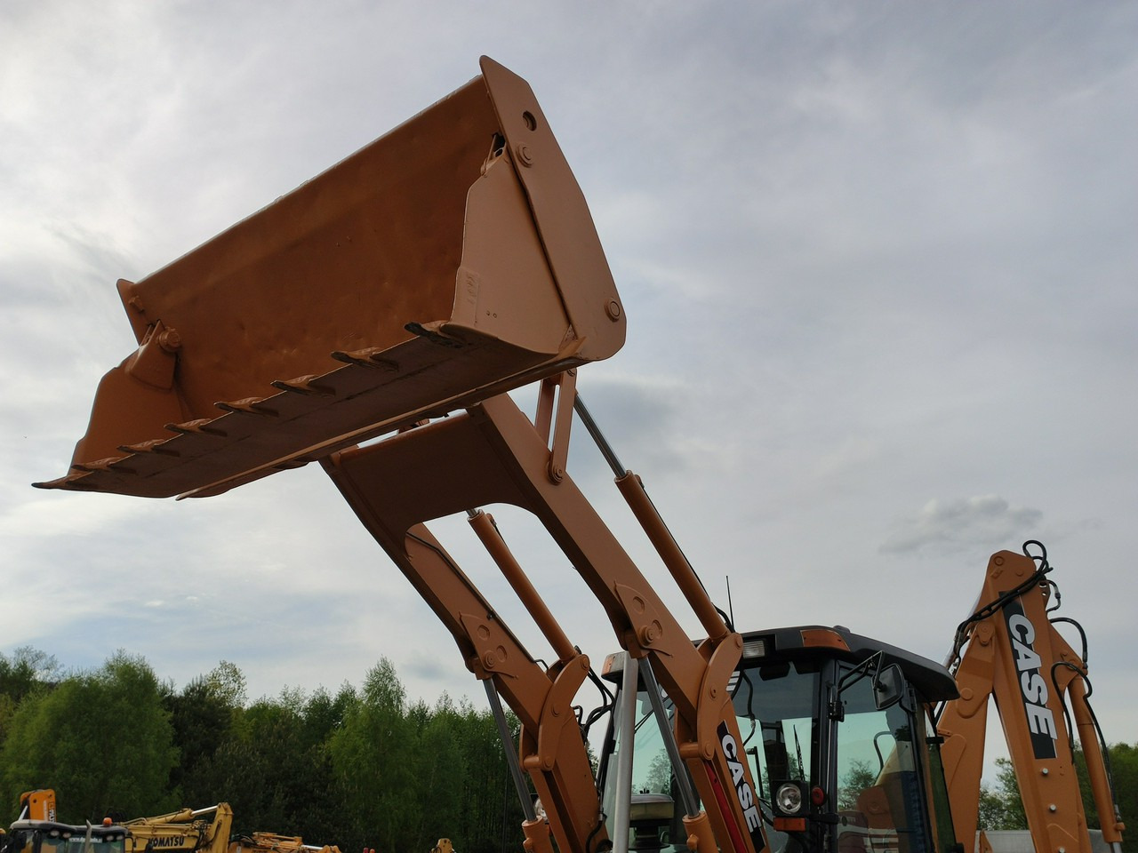 Case 695SR2-4PS - حفار متعدد الاستخدام: صور 4 Case 695SR2-4PS - حفار متعدد الاستخدام: صور 4