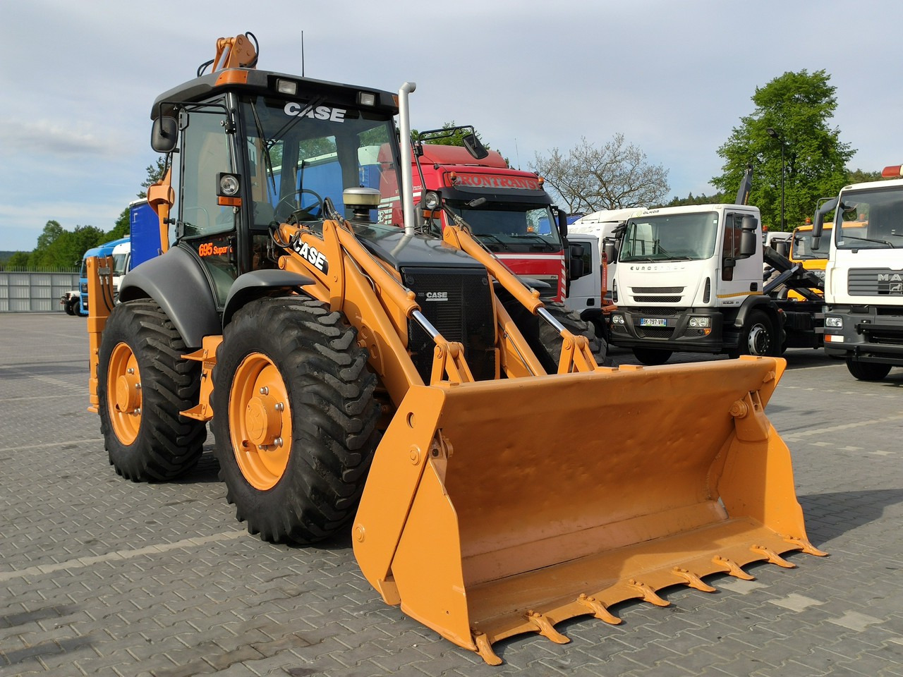 Case 695SR2-4PS - حفار متعدد الاستخدام: صور 5 Case 695SR2-4PS - حفار متعدد الاستخدام: صور 5