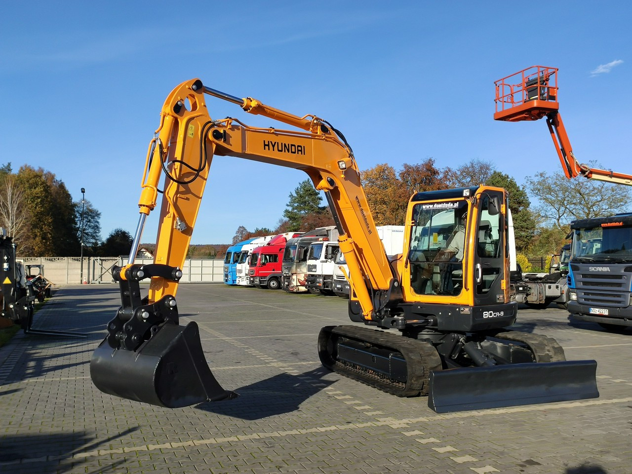 Hyundai ROBEX 80CR-9 2013r 8,3 tony - حفارات زحافة: صور 2 Hyundai ROBEX 80CR-9 2013r 8,3 tony - حفارات زحافة: صور 2