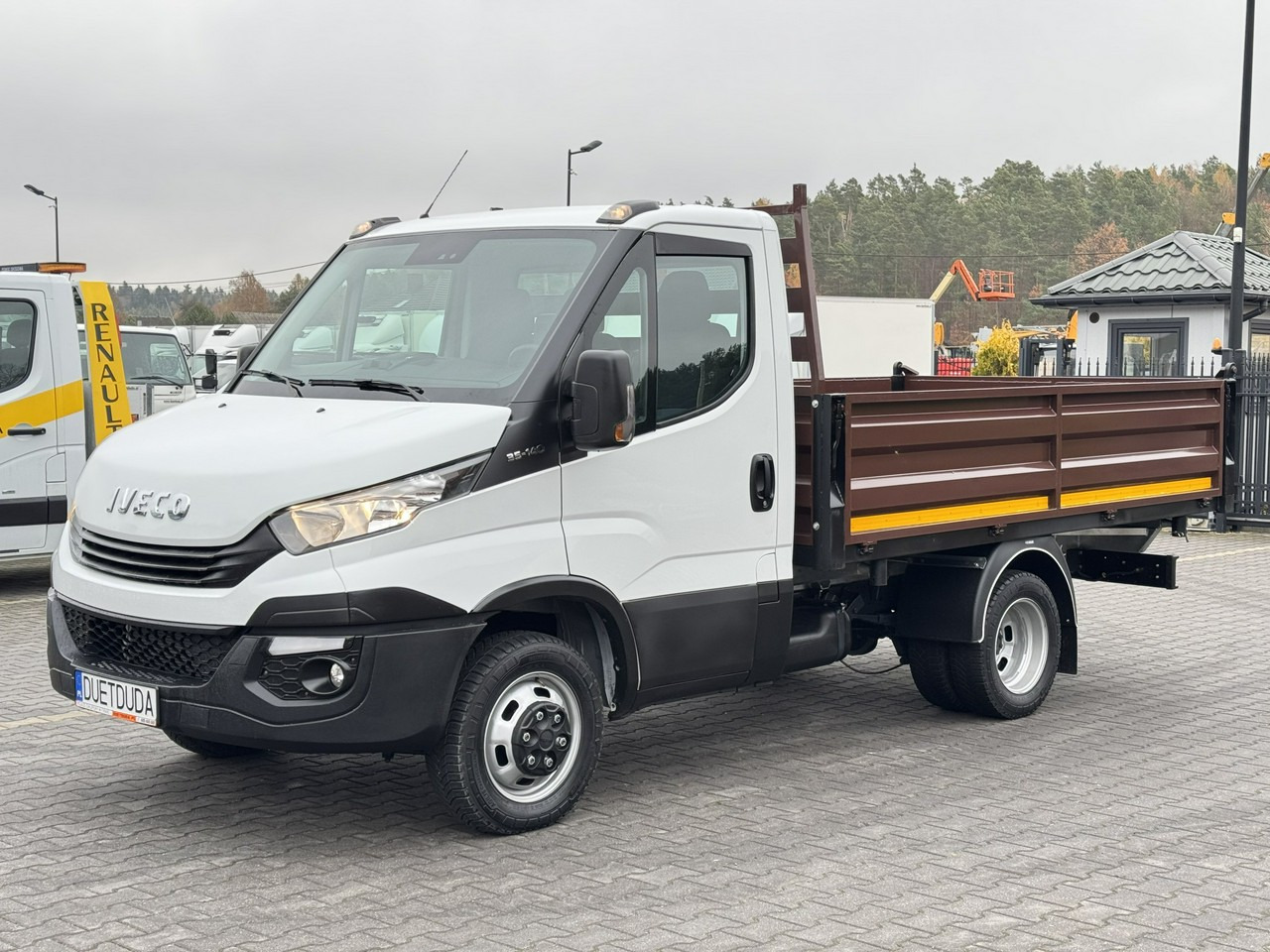 Iveco Daily 35C14 - قلاب صغير: صور 5 Iveco Daily 35C14 - قلاب صغير: صور 5