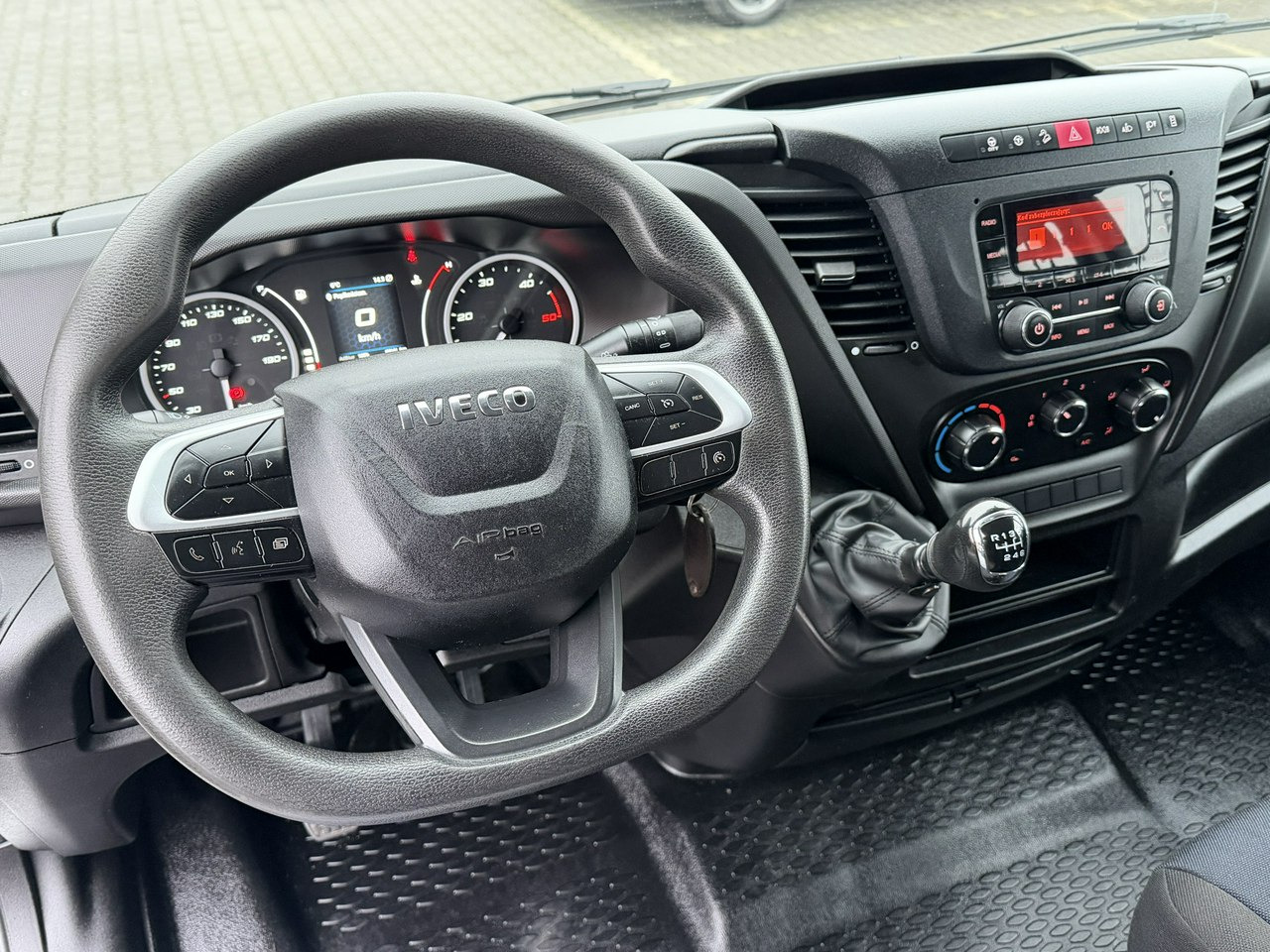 قلاب صغير Iveco Daily 35C16 V: صور 13 قلاب صغير Iveco Daily 35C16 V: صور 13