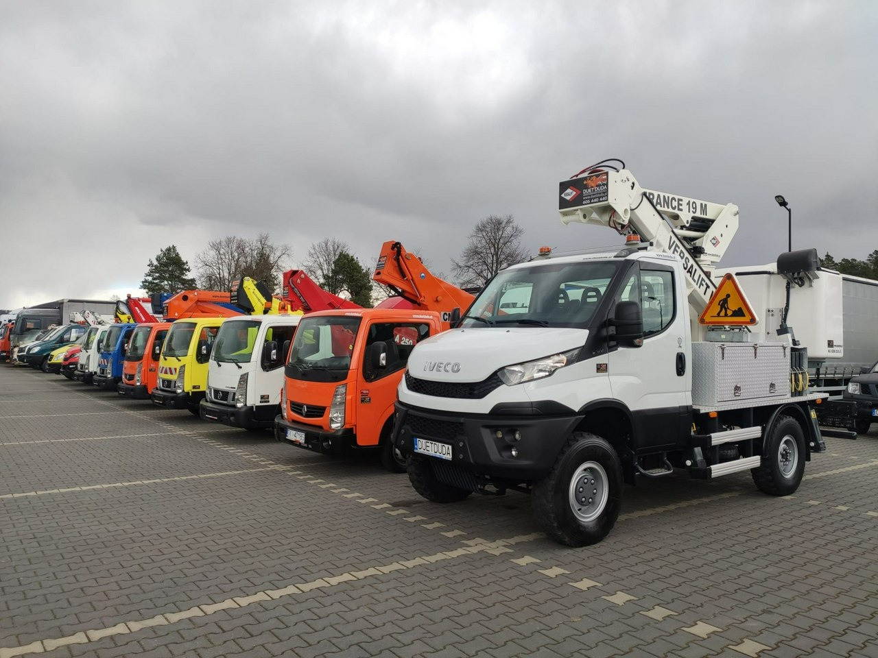 Iveco Daily 55S17W 4x4 Zwyżka 19m Versalift Lat 55 TB Time France - مصاعد الازدهار محمولة على شاحنة: صور 2 Iveco Daily 55S17W 4x4 Zwyżka 19m Versalift Lat 55 TB Time France - مصاعد الازدهار محمولة على شاحنة: صور 2