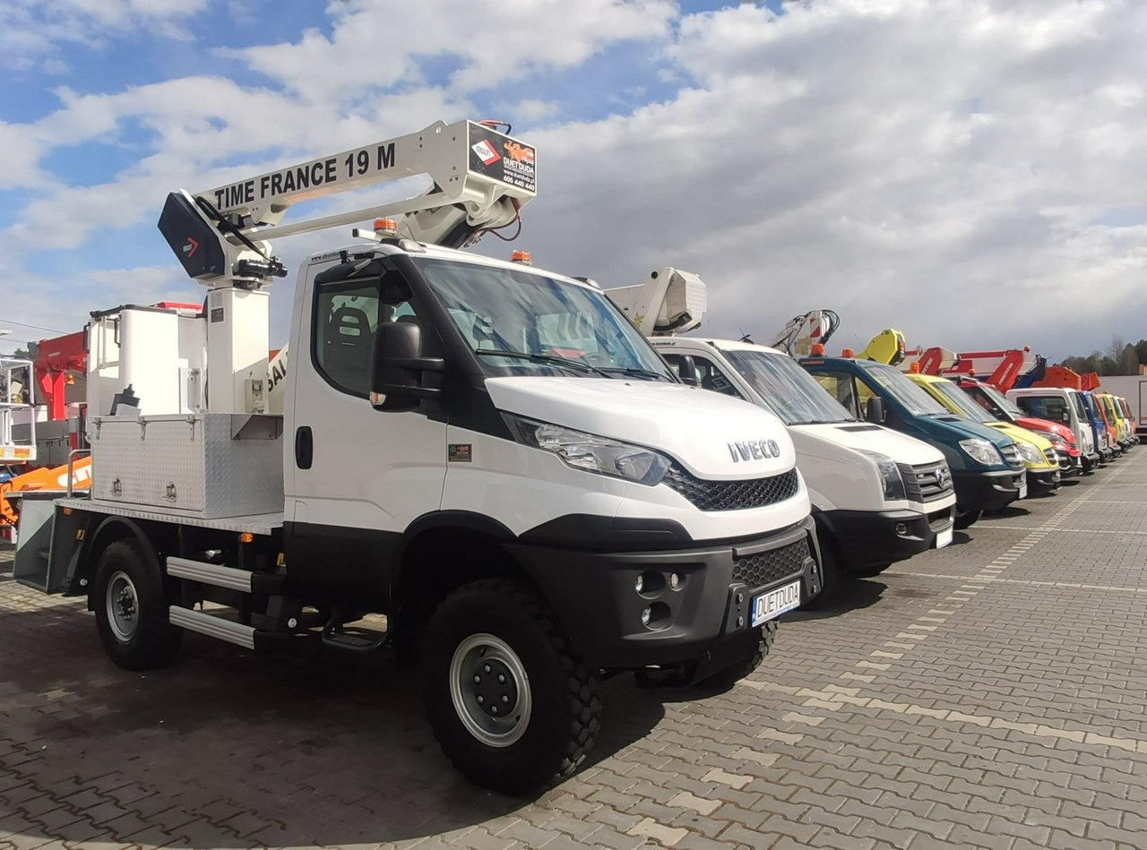 Iveco Daily 55S17W 4x4 Zwyżka 19m Versalift Lat 55 TB Time France - مصاعد الازدهار محمولة على شاحنة: صور 3 Iveco Daily 55S17W 4x4 Zwyżka 19m Versalift Lat 55 TB Time France - مصاعد الازدهار محمولة على شاحنة: صور 3