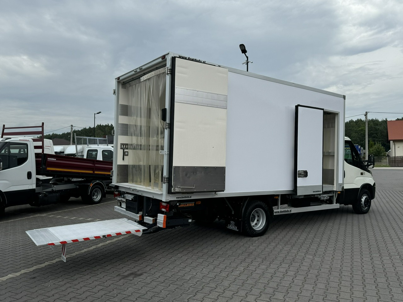 الشاحنات الصغيرة المبردة Iveco Daily 70C17 Mroźnia Agregat Carrier Supra 750 10-Palet + Winda: صور 9