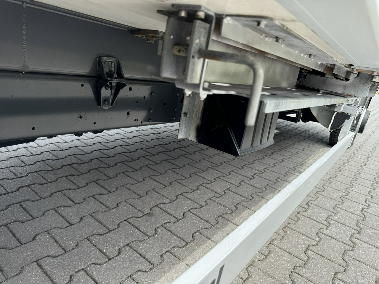 الشاحنات الصغيرة المبردة Iveco Daily 70C17 Mroźnia Agregat Carrier Supra 750 10-Palet + Winda: صور 16