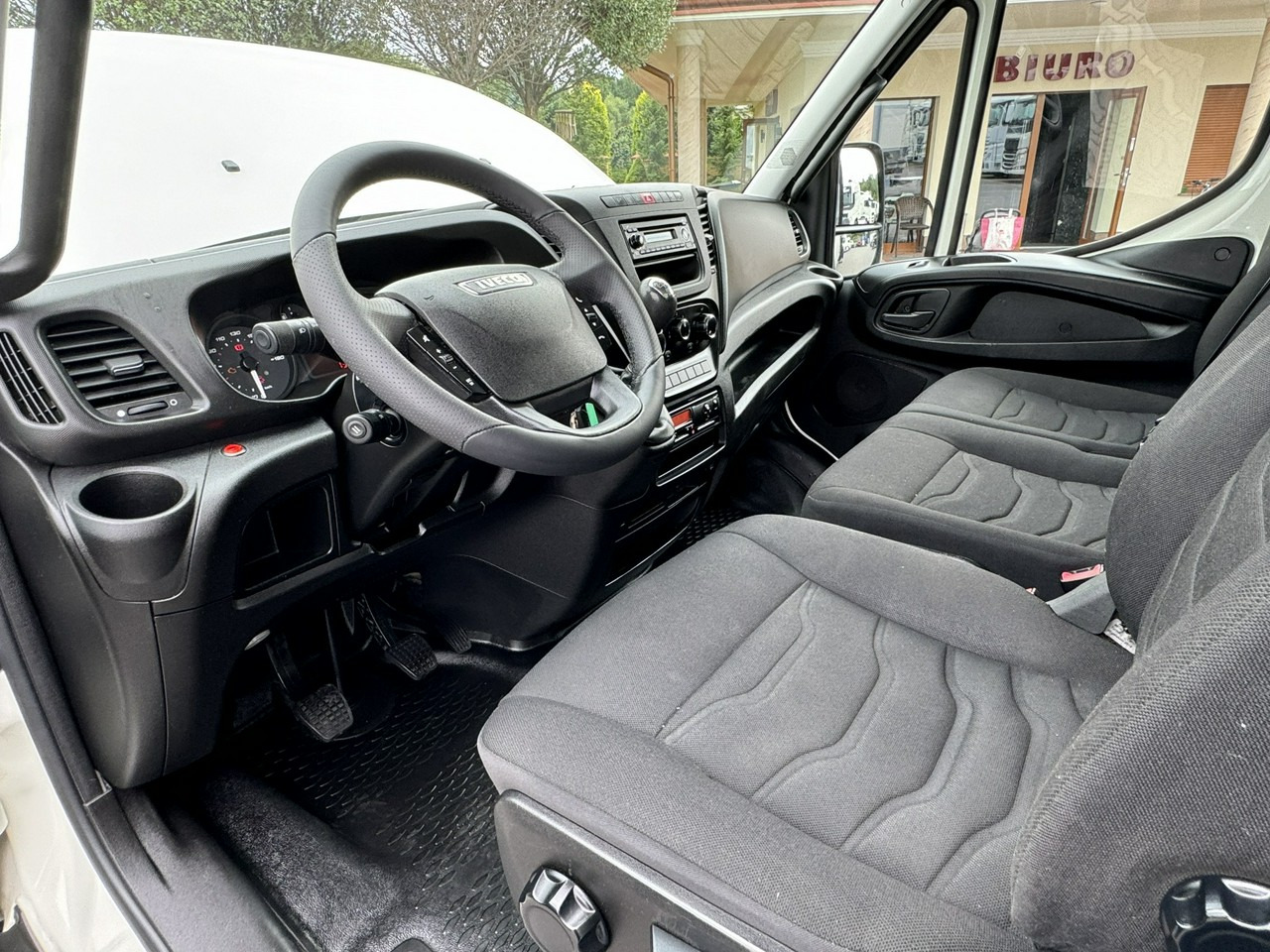 الشاحنات الصغيرة المبردة Iveco Daily 70C17 Mroźnia Agregat Carrier Supra 750 10-Palet + Winda: صور 22