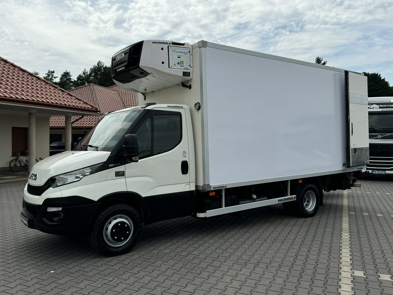 الشاحنات الصغيرة المبردة Iveco Daily 70C17 Mroźnia Agregat Carrier Supra 750 10-Palet + Winda: صور 8