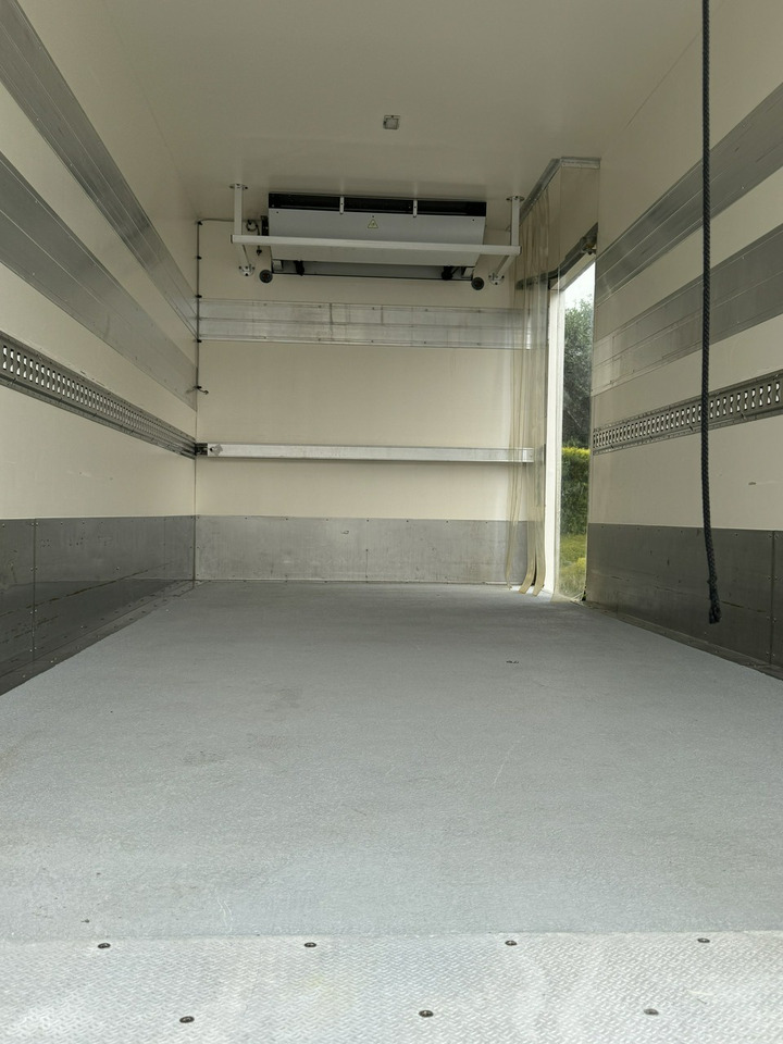 الشاحنات الصغيرة المبردة Iveco Daily 70C17 Mroźnia Agregat Carrier Supra 750 10-Palet + Winda: صور 14
