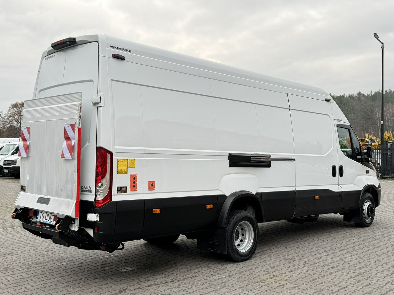 Iveco Daily 70C18 V H - فان: صور 4 Iveco Daily 70C18 V H - فان: صور 4
