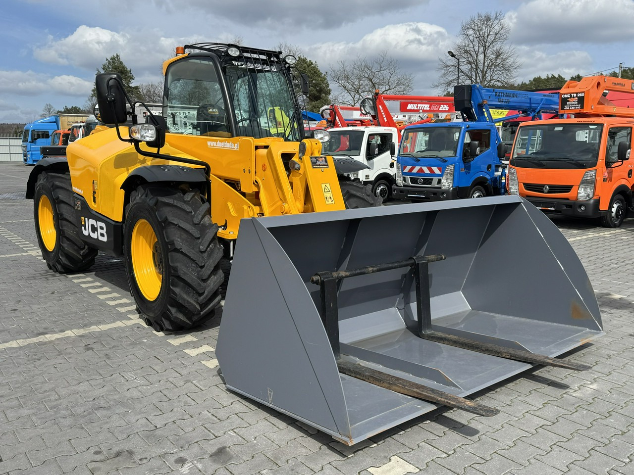 JCB 531-70 Stage V Klimatyzacja Sterowanie Joystick na GWARANCJI !!! - رافعة تلسكوبية: صور 4 JCB 531-70 Stage V Klimatyzacja Sterowanie Joystick na GWARANCJI !!! - رافعة تلسكوبية: صور 4