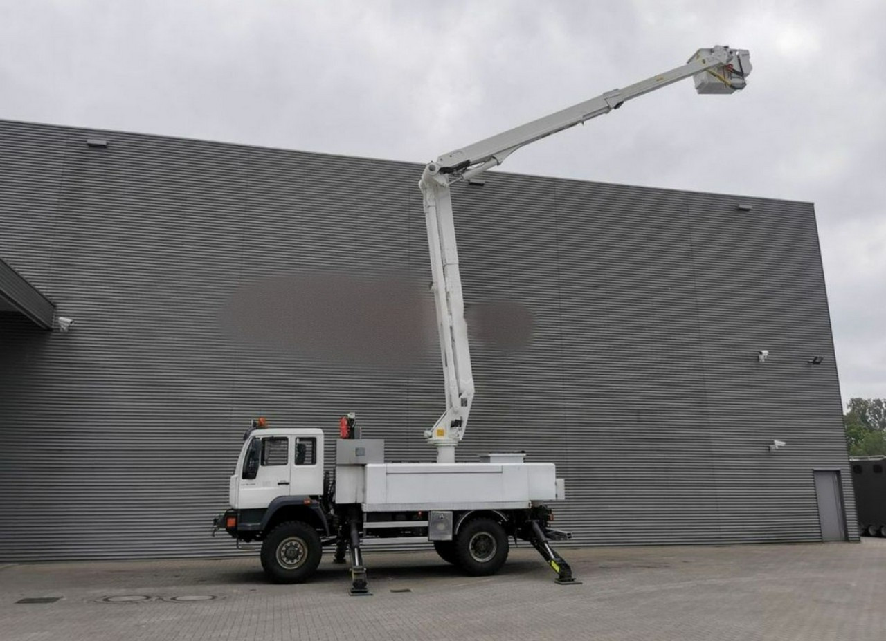 MAN LE 18.280 4x4 Zwyżka Altec TA60 Podnośnik Koszowy - مصاعد الازدهار محمولة على شاحنة: صور 3 MAN LE 18.280 4x4 Zwyżka Altec TA60 Podnośnik Koszowy - مصاعد الازدهار محمولة على شاحنة: صور 3
