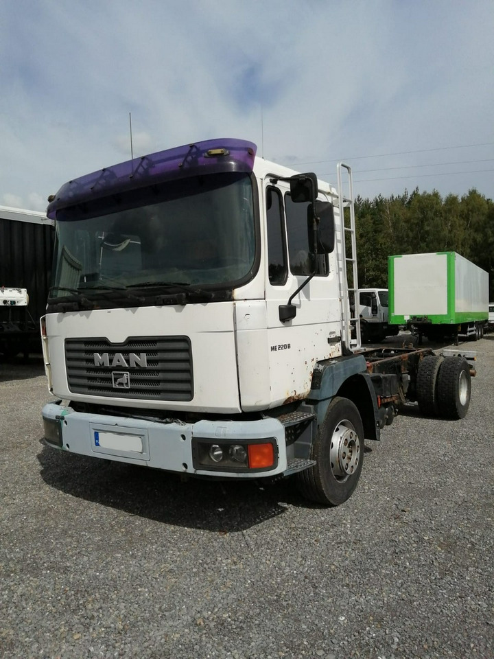 MAN ME 220B 4x2 Rama do zabudowy Sprawny !!! - الشاسيه شاحنة: صور 1 MAN ME 220B 4x2 Rama do zabudowy Sprawny !!! - الشاسيه شاحنة: صور 1