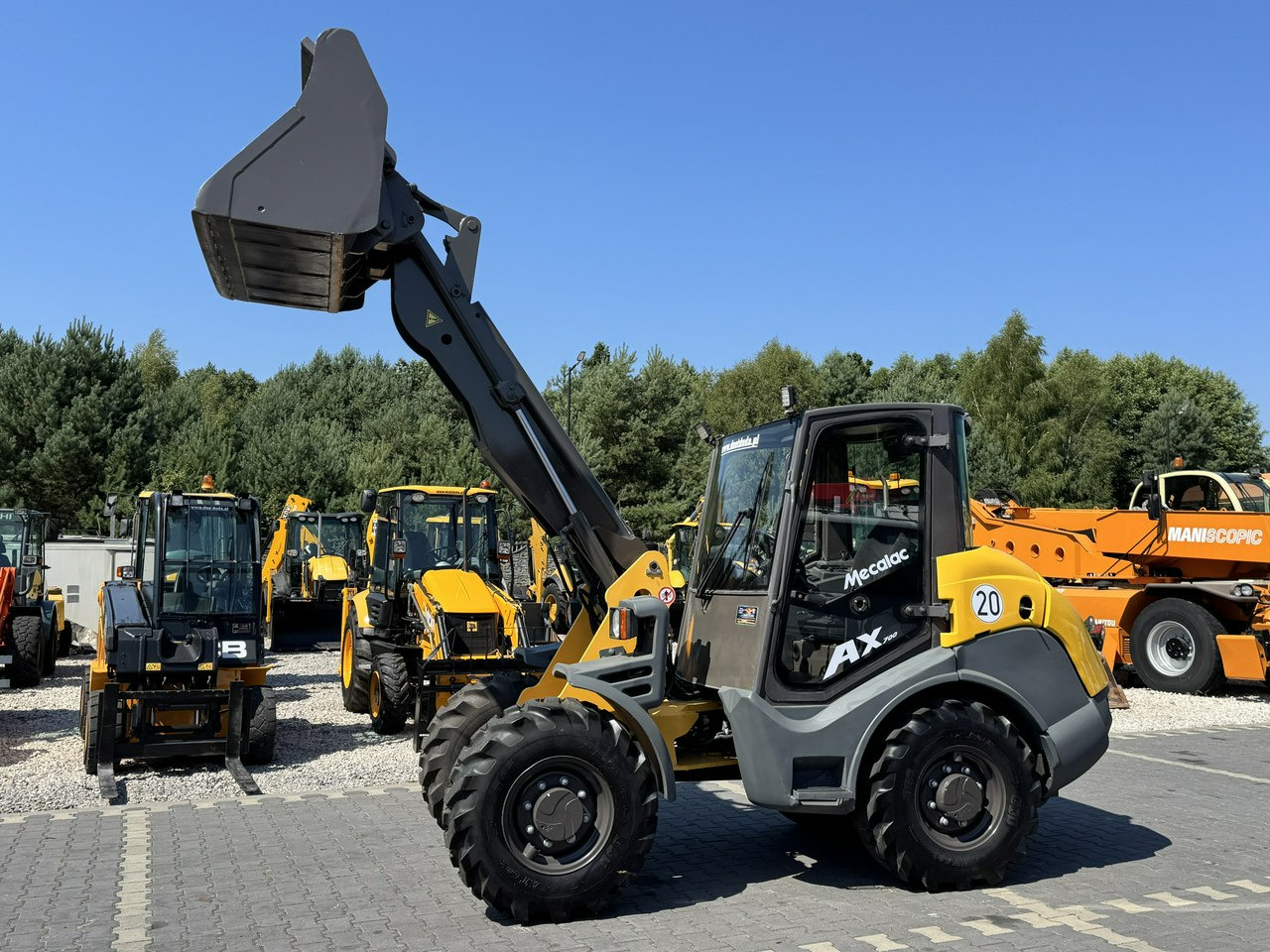 Mecalac AX 700 Szybko-Złącze Łyżka Super Stan - اللودر بعجل: صور 2 Mecalac AX 700 Szybko-Złącze Łyżka Super Stan - اللودر بعجل: صور 2