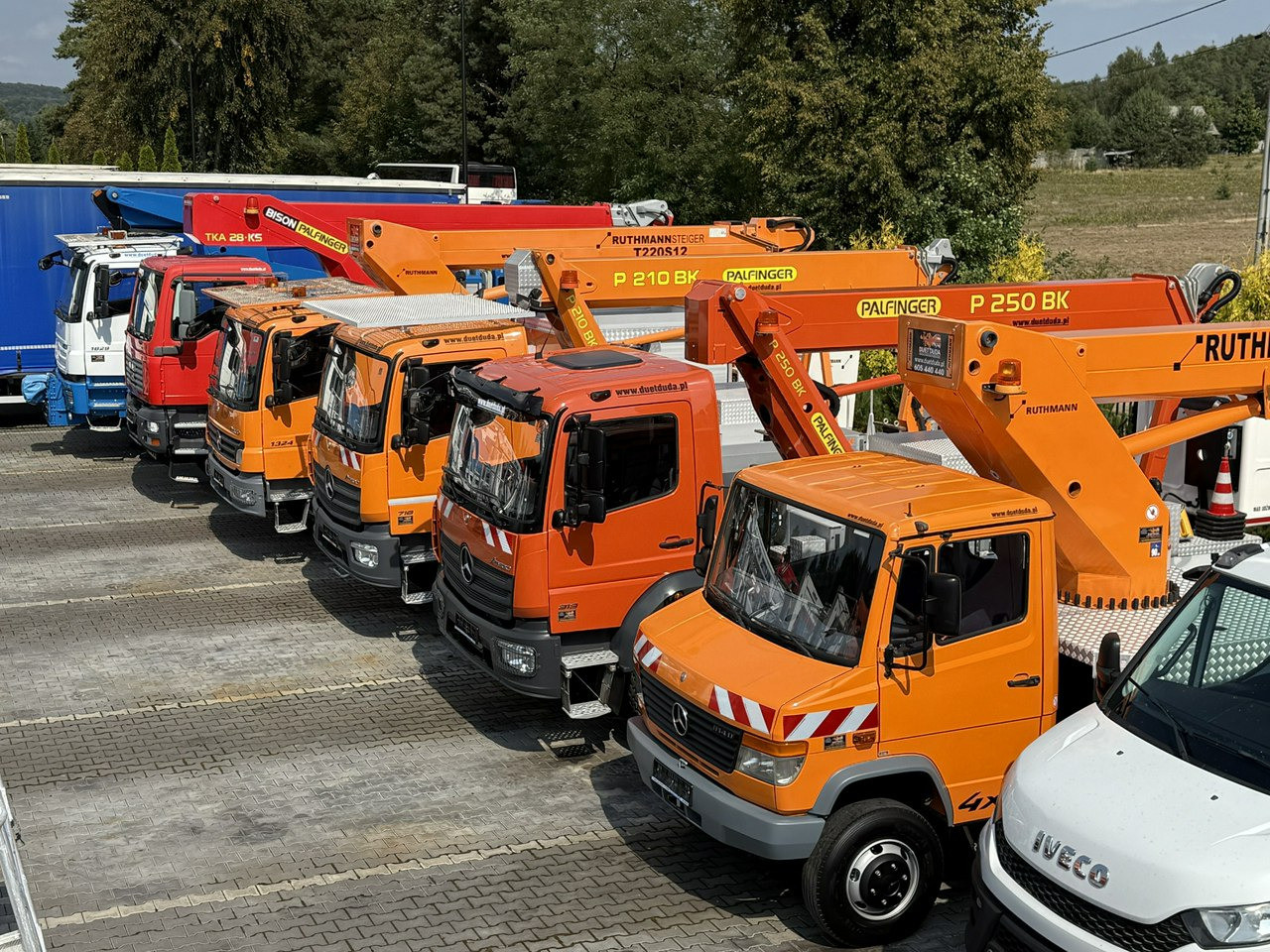 Mercedes Atego 818 E6 4x4 Zwyżka PALFINGER P250 BK Podnośnik Koszowy - مصاعد الازدهار محمولة على شاحنة: صور 4 Mercedes Atego 818 E6 4x4 Zwyżka PALFINGER P250 BK Podnośnik Koszowy - مصاعد الازدهار محمولة على شاحنة: صور 4