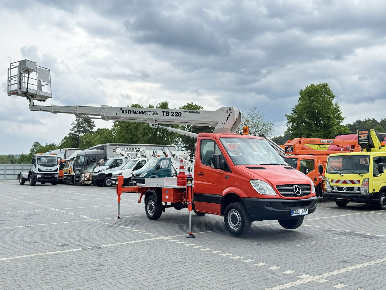 Mercedes Sprinter - مصاعد الازدهار محمولة على شاحنة: صور 5 Mercedes Sprinter - مصاعد الازدهار محمولة على شاحنة: صور 5