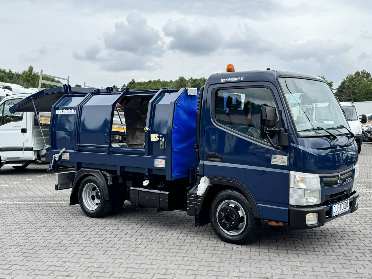 Mitsubishi Canter - شاحنة القمامة: صور 2 Mitsubishi Canter - شاحنة القمامة: صور 2