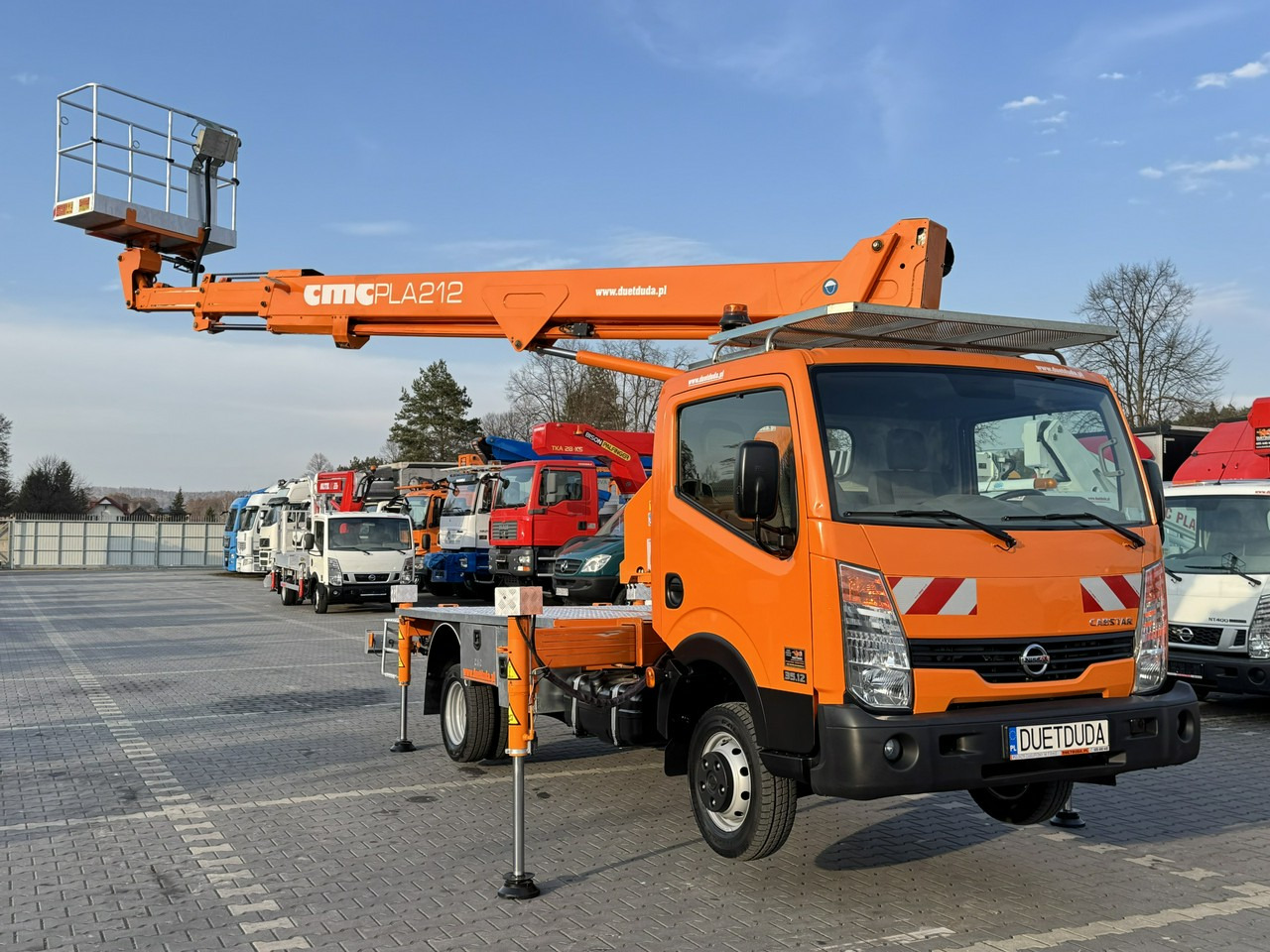 Nissan Cabstar - مصاعد الازدهار محمولة على شاحنة: صور 2 Nissan Cabstar - مصاعد الازدهار محمولة على شاحنة: صور 2