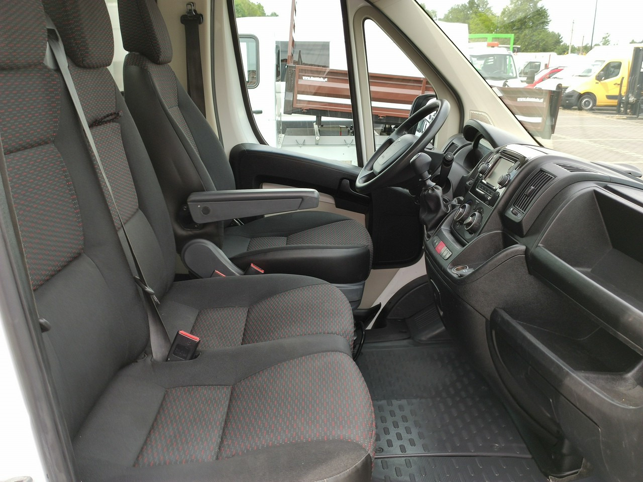 قلاب صغير Peugeot Boxer: صور 28