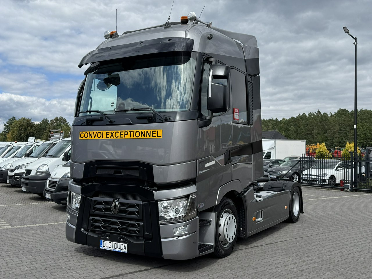 Renault Gama T 520 HIGH CAB Silnik 13litrów Euro 6 Low deck - شاحنة جرار: صور 2 Renault Gama T 520 HIGH CAB Silnik 13litrów Euro 6 Low deck - شاحنة جرار: صور 2