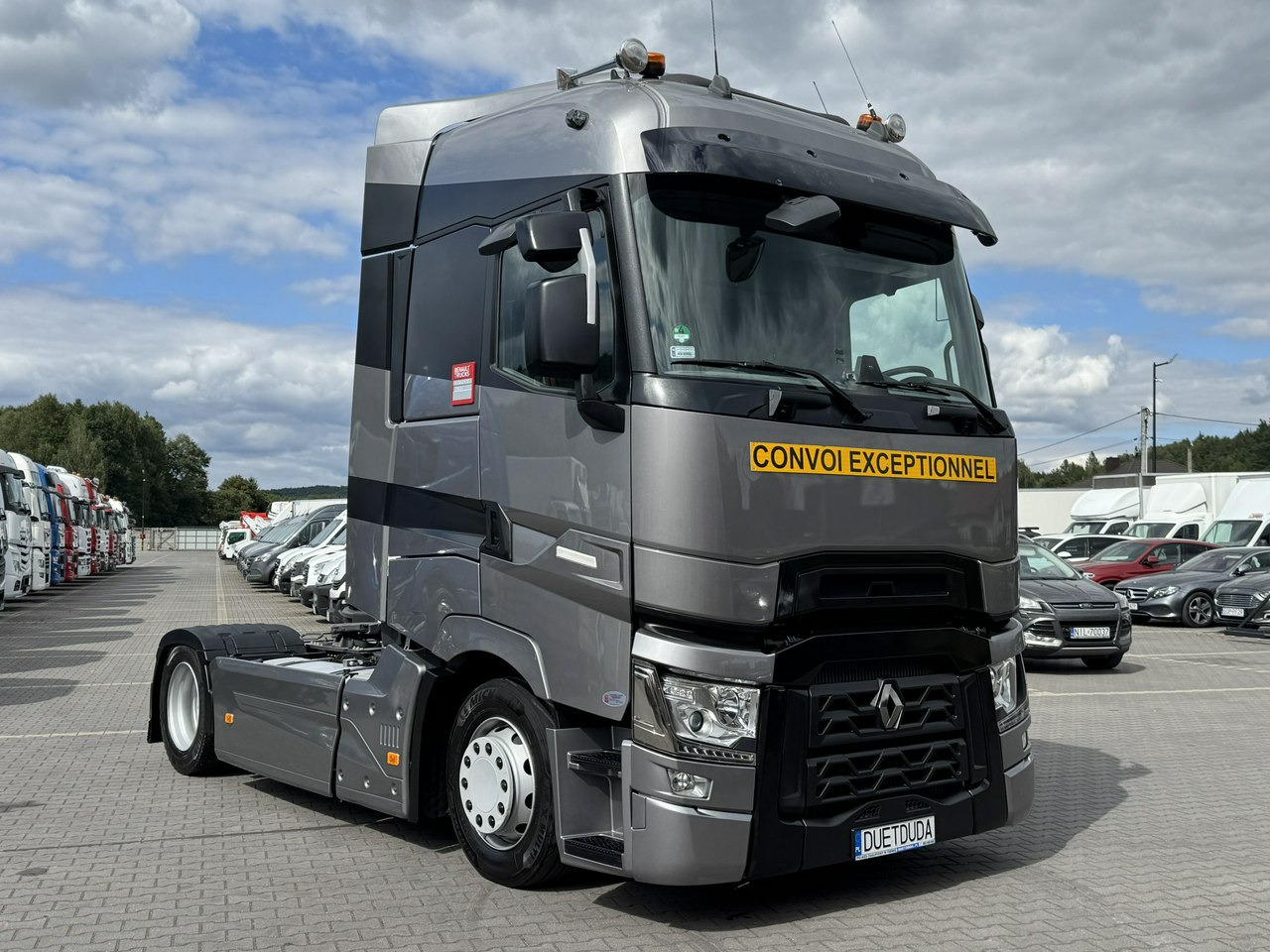 Renault Gama T 520 HIGH CAB Silnik 13litrów Euro 6 Low deck - شاحنة جرار: صور 5 Renault Gama T 520 HIGH CAB Silnik 13litrów Euro 6 Low deck - شاحنة جرار: صور 5