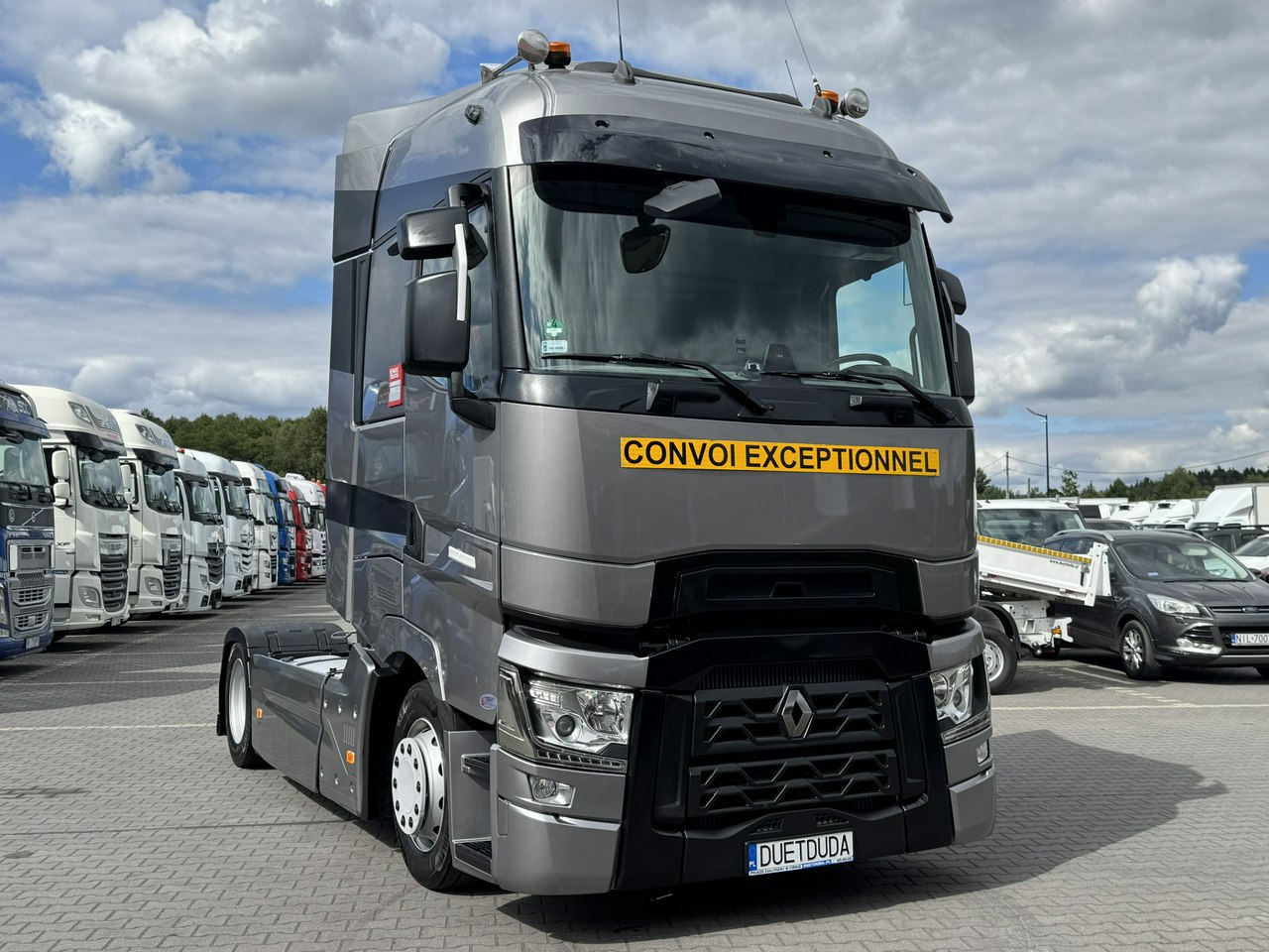 Renault Gama T 520 HIGH CAB Silnik 13litrów Euro 6 Low deck - شاحنة جرار: صور 3 Renault Gama T 520 HIGH CAB Silnik 13litrów Euro 6 Low deck - شاحنة جرار: صور 3