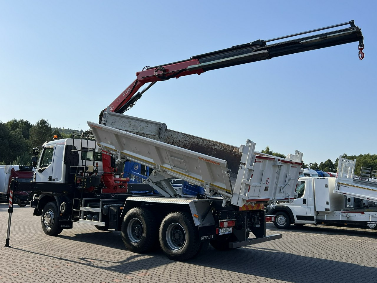 قلابات, شاحنة كرين Renault Kerax 26.390 6x4 Mocny HDS FASSI F170 Sterowanie Radiowe: صور 18 قلابات, شاحنة كرين Renault Kerax 26.390 6x4 Mocny HDS FASSI F170 Sterowanie Radiowe: صور 18