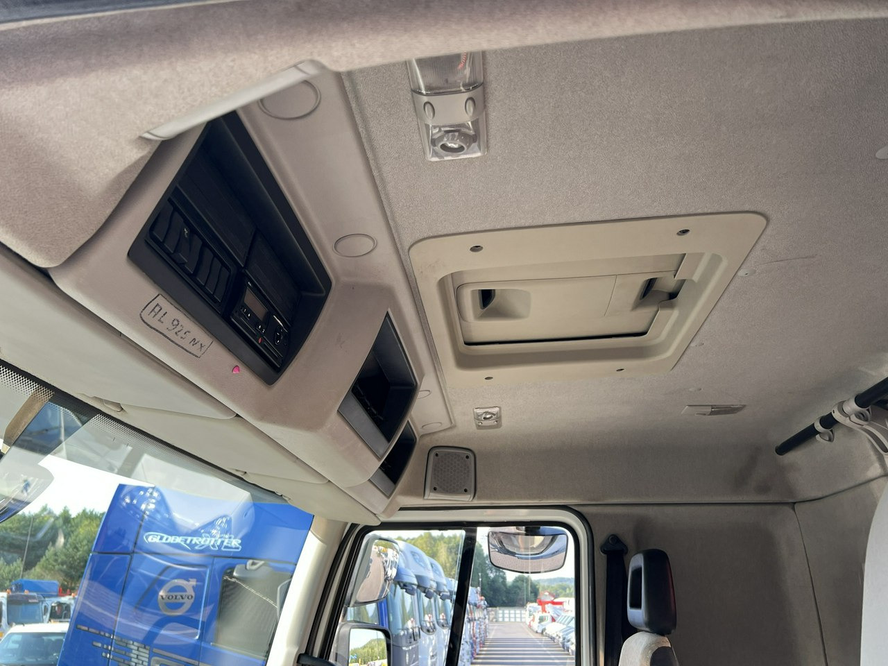 قلابات, شاحنة كرين Renault Kerax 26.390 6x4 Mocny HDS FASSI F170 Sterowanie Radiowe: صور 31 قلابات, شاحنة كرين Renault Kerax 26.390 6x4 Mocny HDS FASSI F170 Sterowanie Radiowe: صور 31