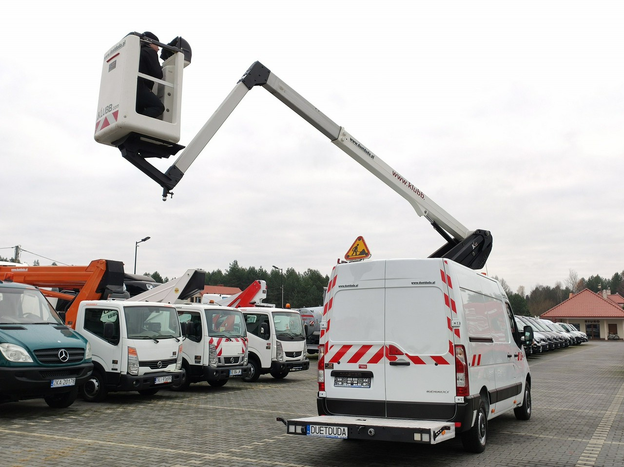 Renault Master - مصاعد الازدهار محمولة على شاحنة: صور 4 Renault Master - مصاعد الازدهار محمولة على شاحنة: صور 4