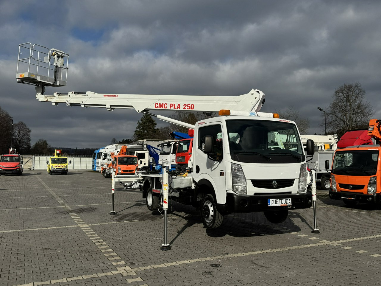 Renault Maxity - مصاعد الازدهار محمولة على شاحنة: صور 2 Renault Maxity - مصاعد الازدهار محمولة على شاحنة: صور 2