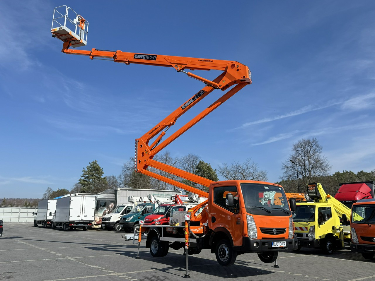 Renault Maxity - مصاعد الازدهار محمولة على شاحنة: صور 4 Renault Maxity - مصاعد الازدهار محمولة على شاحنة: صور 4