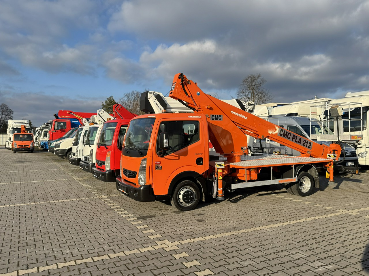 Renault Maxity - مصاعد الازدهار محمولة على شاحنة: صور 1 Renault Maxity - مصاعد الازدهار محمولة على شاحنة: صور 1