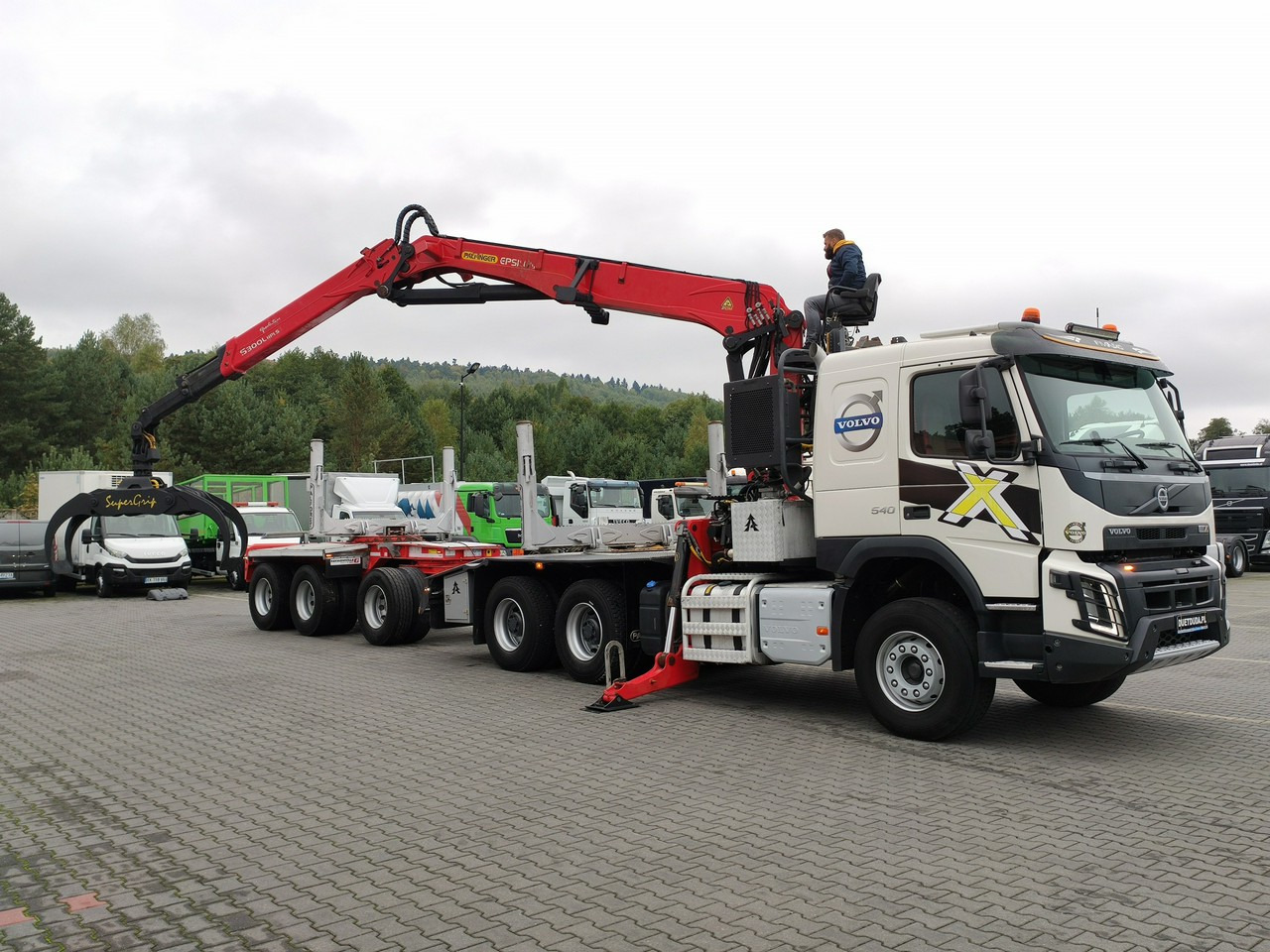 Volvo FMX 540 6x4 RETARDER PALFORET EPSILON S300L Do Drewna - شاحنة قطع الأشجار: صور 4 Volvo FMX 540 6x4 RETARDER PALFORET EPSILON S300L Do Drewna - شاحنة قطع الأشجار: صور 4