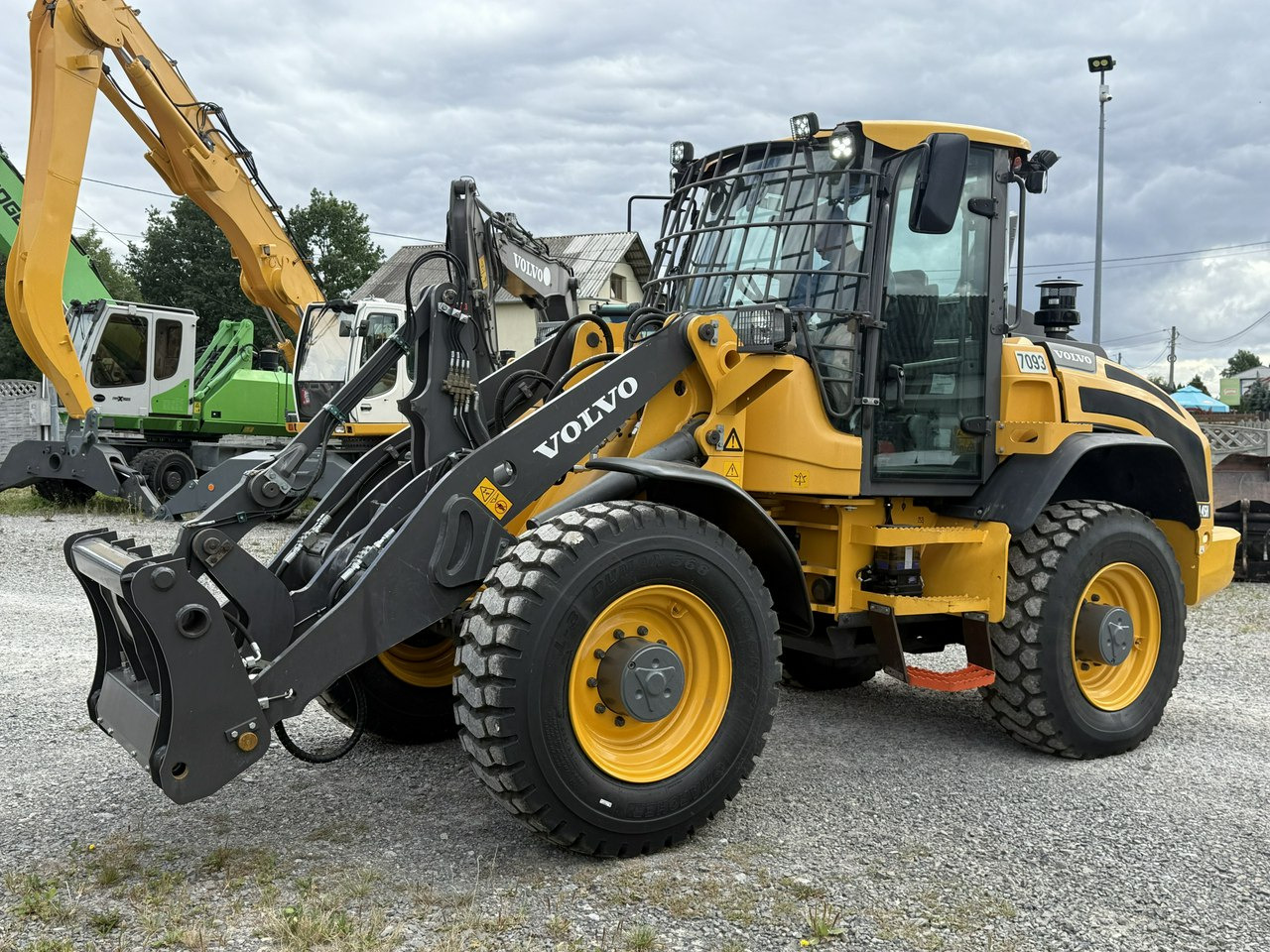Volvo Waga -10ton WHEEL LOADER L45H Maszyna w Bardzo Dobrym Stanie - اللودر بعجل: صور 2 Volvo Waga -10ton WHEEL LOADER L45H Maszyna w Bardzo Dobrym Stanie - اللودر بعجل: صور 2
