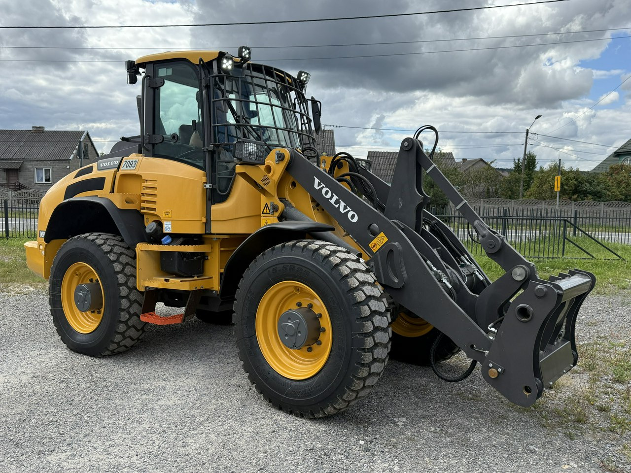 Volvo Waga -10ton WHEEL LOADER L45H Maszyna w Bardzo Dobrym Stanie - اللودر بعجل: صور 1 Volvo Waga -10ton WHEEL LOADER L45H Maszyna w Bardzo Dobrym Stanie - اللودر بعجل: صور 1