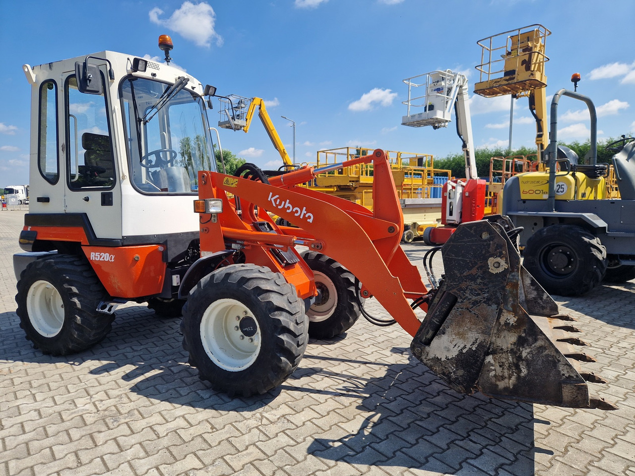 KUBOTA R520N - اللودر بعجل: صور 4 KUBOTA R520N - اللودر بعجل: صور 4