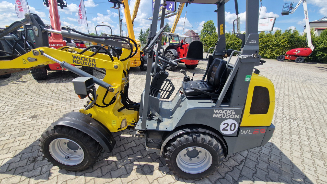 اللودر بعجل WACKER NEUSON WL 25: صور 9